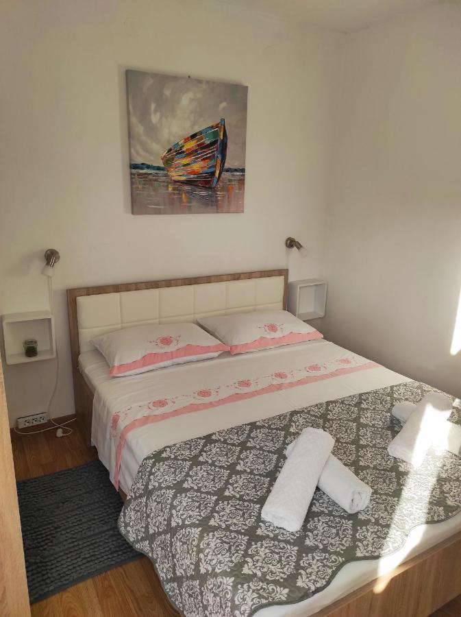 Apartments Pivac - Lokva Rogoznica Eksteriør bilde