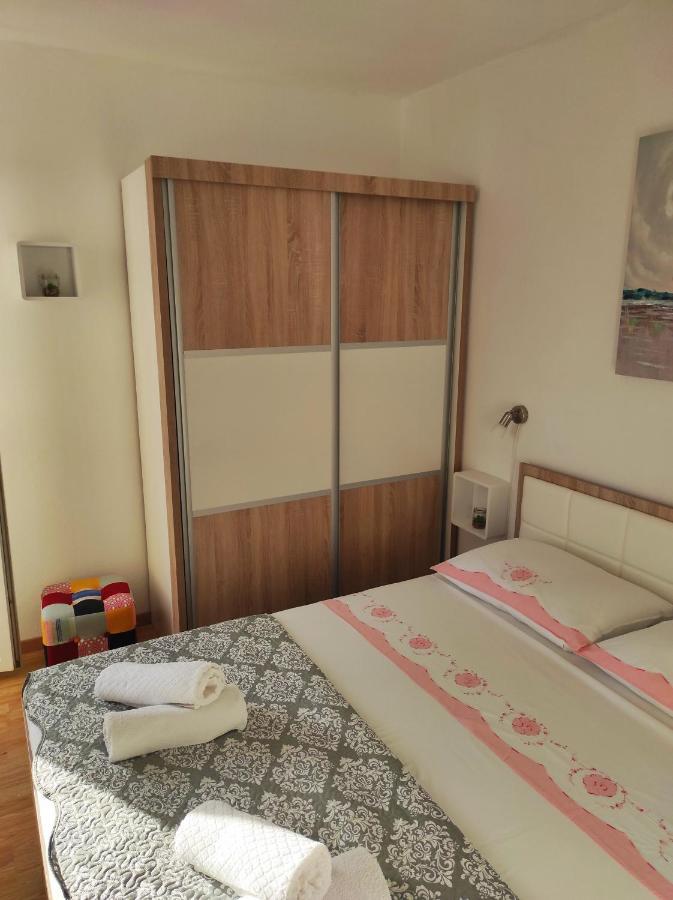 Apartments Pivac - Lokva Rogoznica Eksteriør bilde