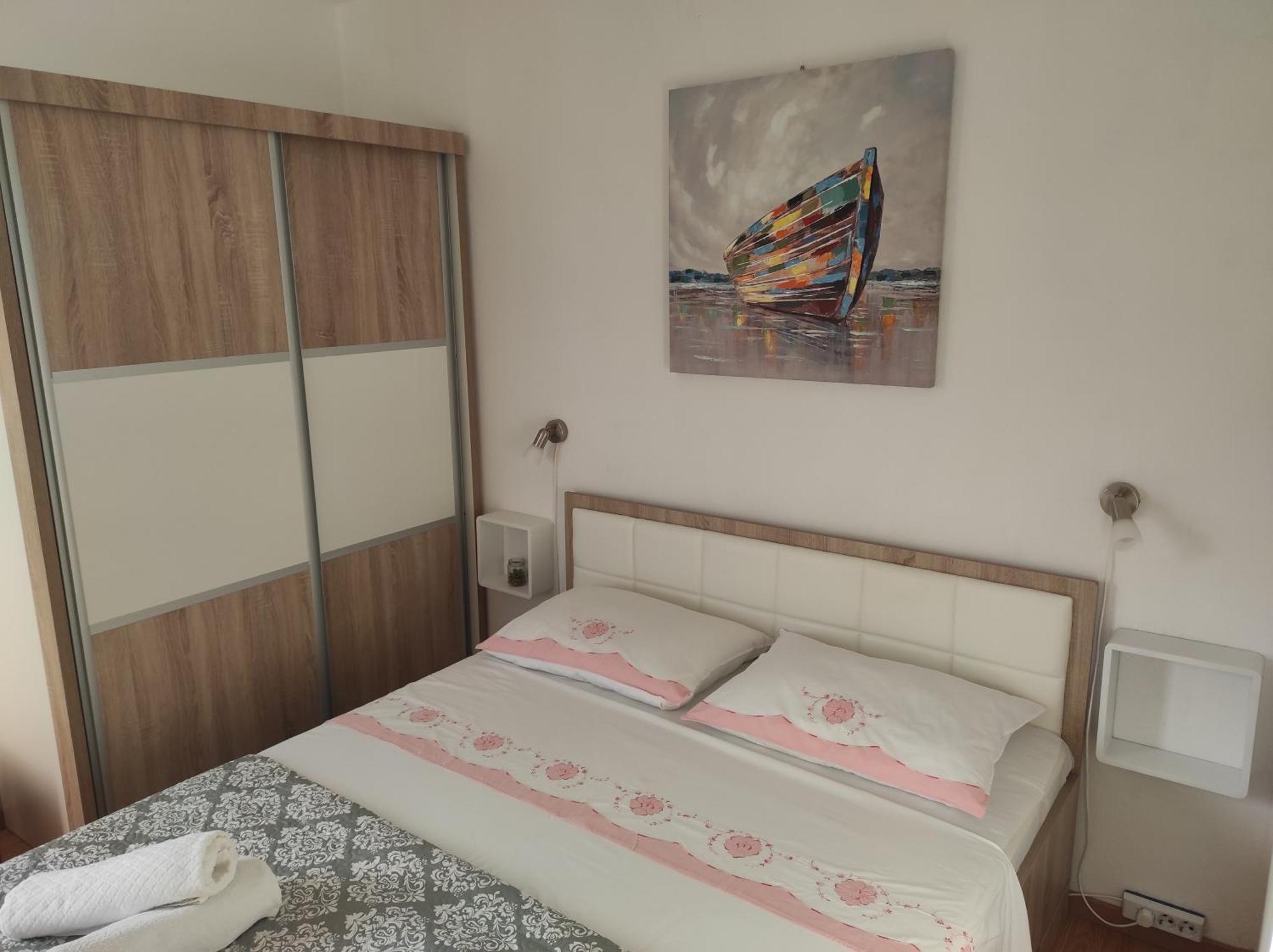 Apartments Pivac - Lokva Rogoznica Rom bilde
