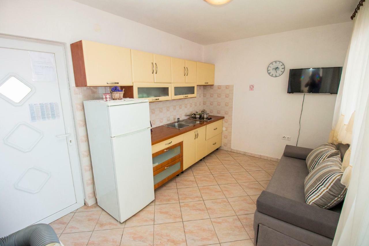 Apartments Pivac - Lokva Rogoznica Eksteriør bilde