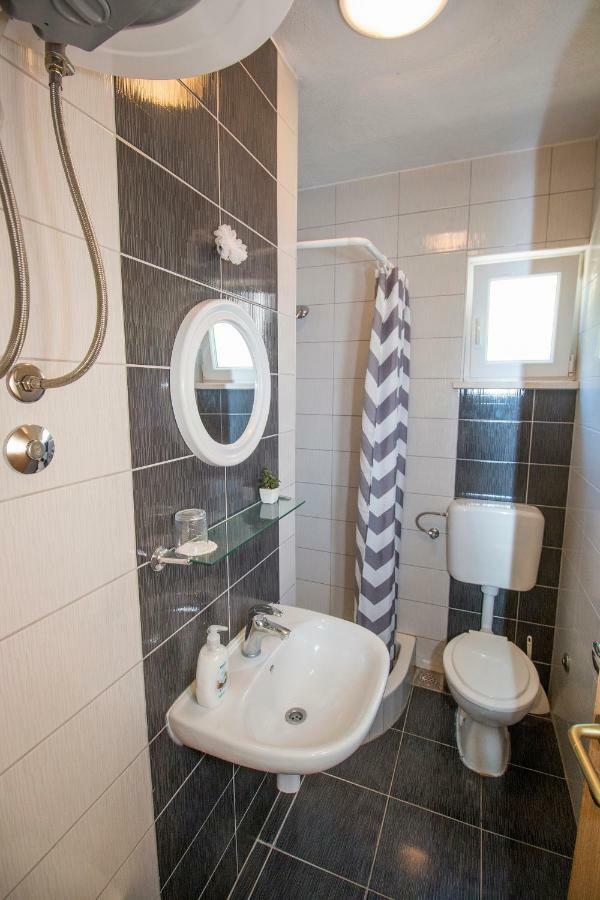 Apartments Pivac - Lokva Rogoznica Eksteriør bilde